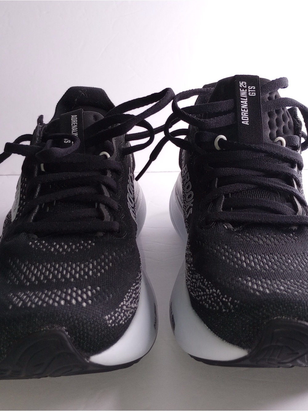 Brooks Women's Black Adrenaline Running Shoes!!! Only worn for 15mins lightly! - Picture 3 of 7
